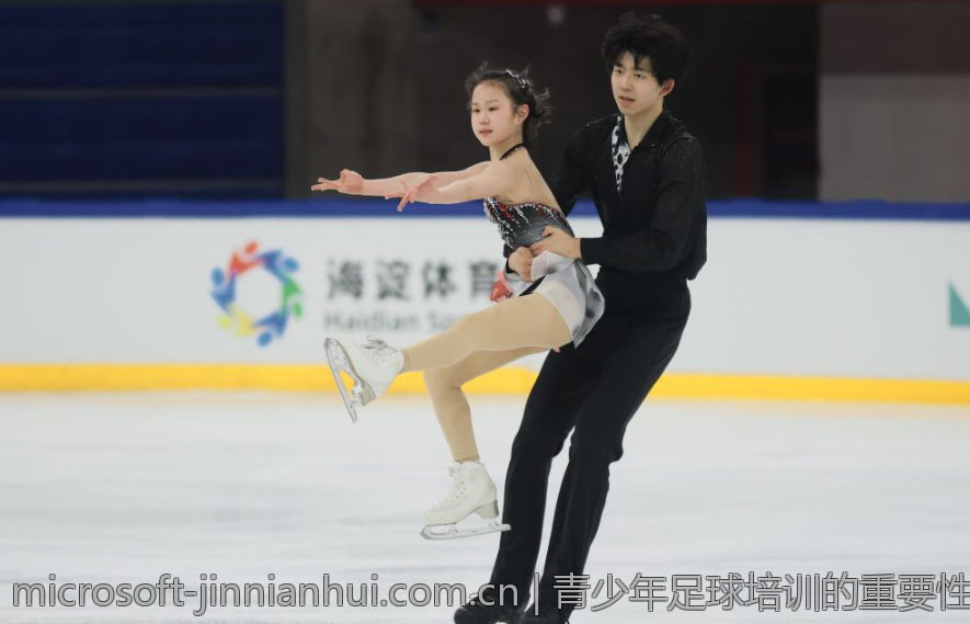 马赛足球俱乐部高层宣布新帅上任计划未来可期